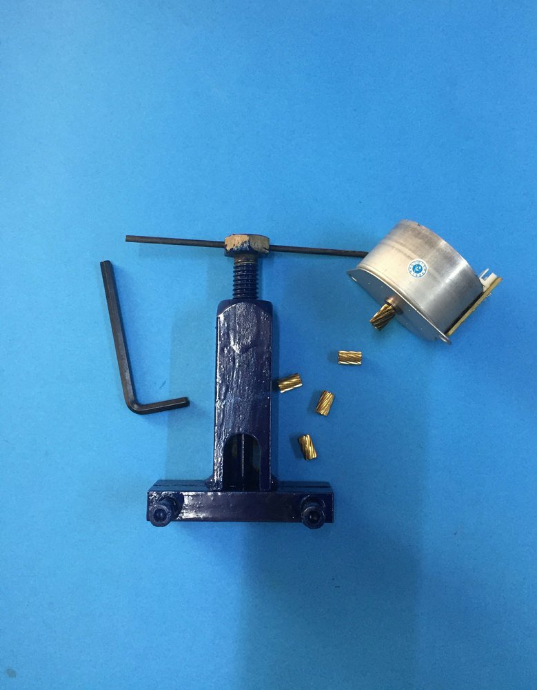 Pully Remove Machine